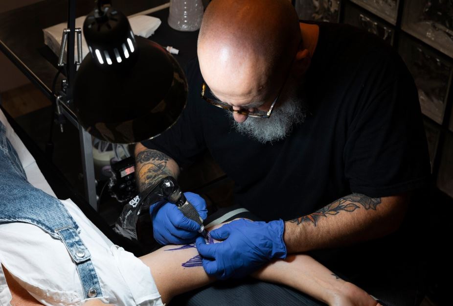 How to Choose the Best Tattoo Parlour in Bath for First Timers
