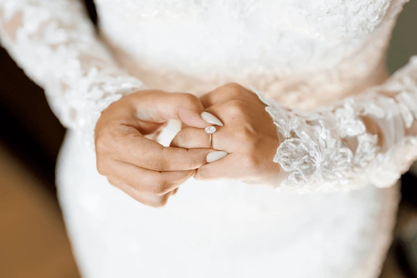 What Makes Oval Engagement Ring with 3 Carat Diamond Ring So Chic