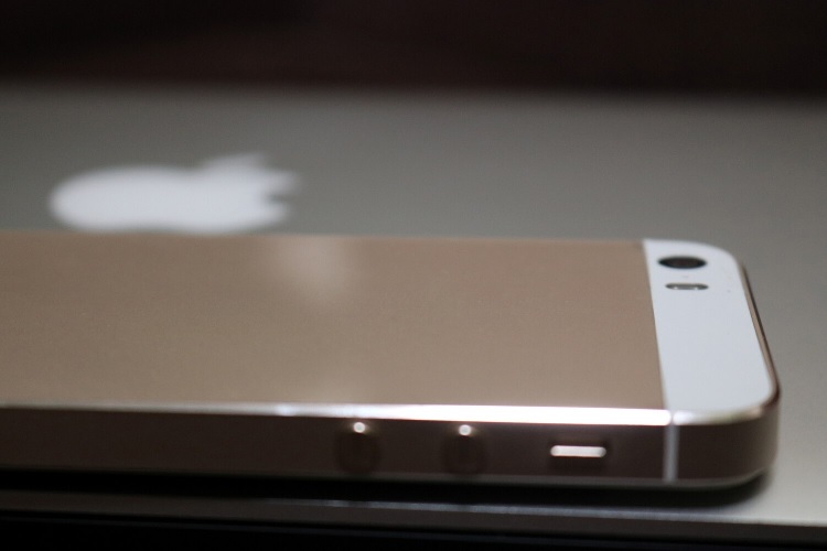 Best iPhone Tempered Glass Screen Protector With Free Replacement